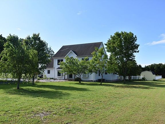 3rd image of 23436 Country Living Rd