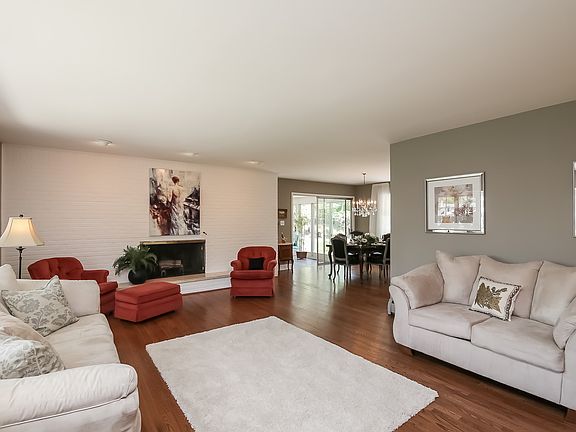 5th image of 52 Evergreen Dr