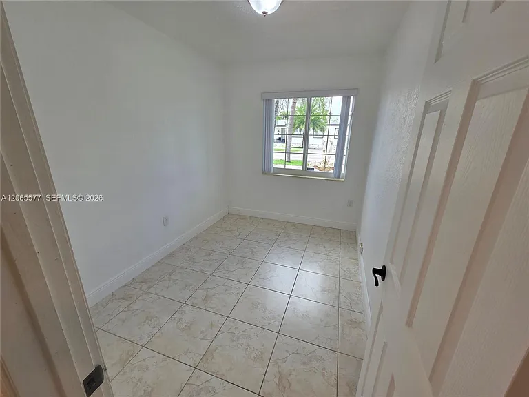 10500 SW 30th St — Photo 22
