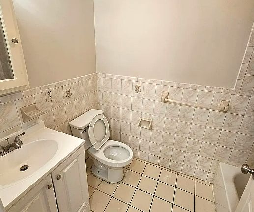 4th image of 237-238 Fabyan Pl #1