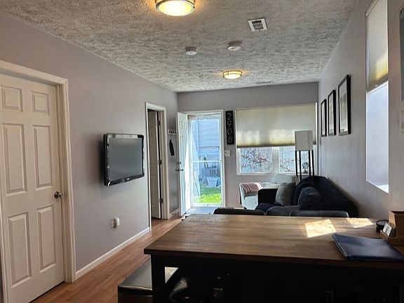 5th image of 2908 N Talman Ave #Ch