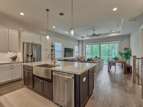 62 Dobbs View Ln, Spring, TX 77389