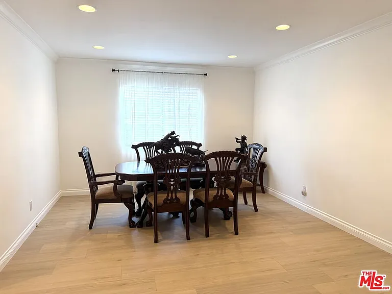 10109 Gloria Ave — Photo 8