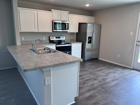 3rd image of 102 Island Dr
