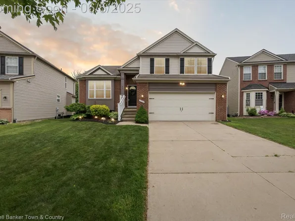 1111 Callaway Ct, Howell, MI 48843
