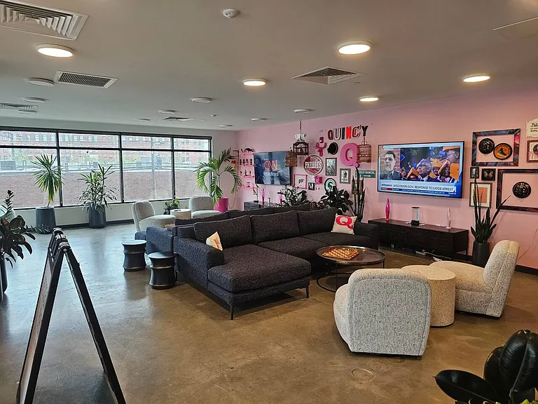 Building's Lounge