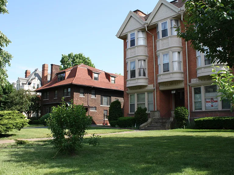 737 East Ave #11 — Photo 10