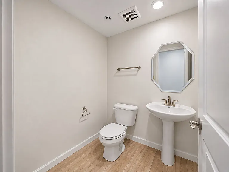 2635 Lohan Way — Photo 11