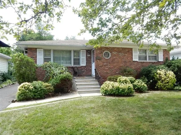 642 W Meadow Ave, Rahway, NJ 07065
