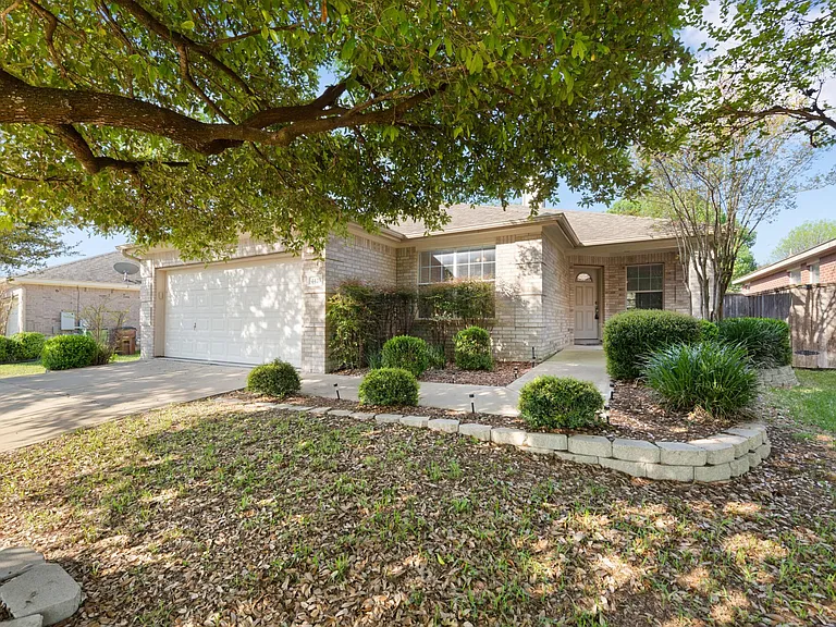 4423 Meadowside Ln — Photo 1