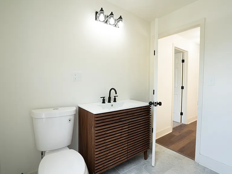 634 Northrup Ave — Photo 6