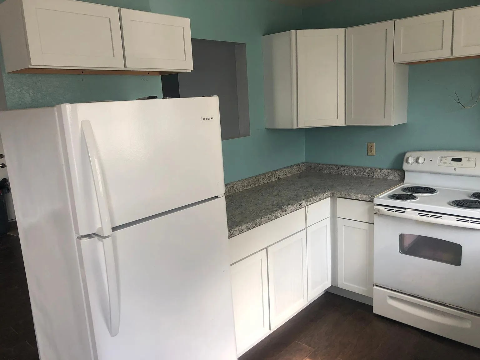 3 bed, 1200 sqft, $1,100 — Photo 3