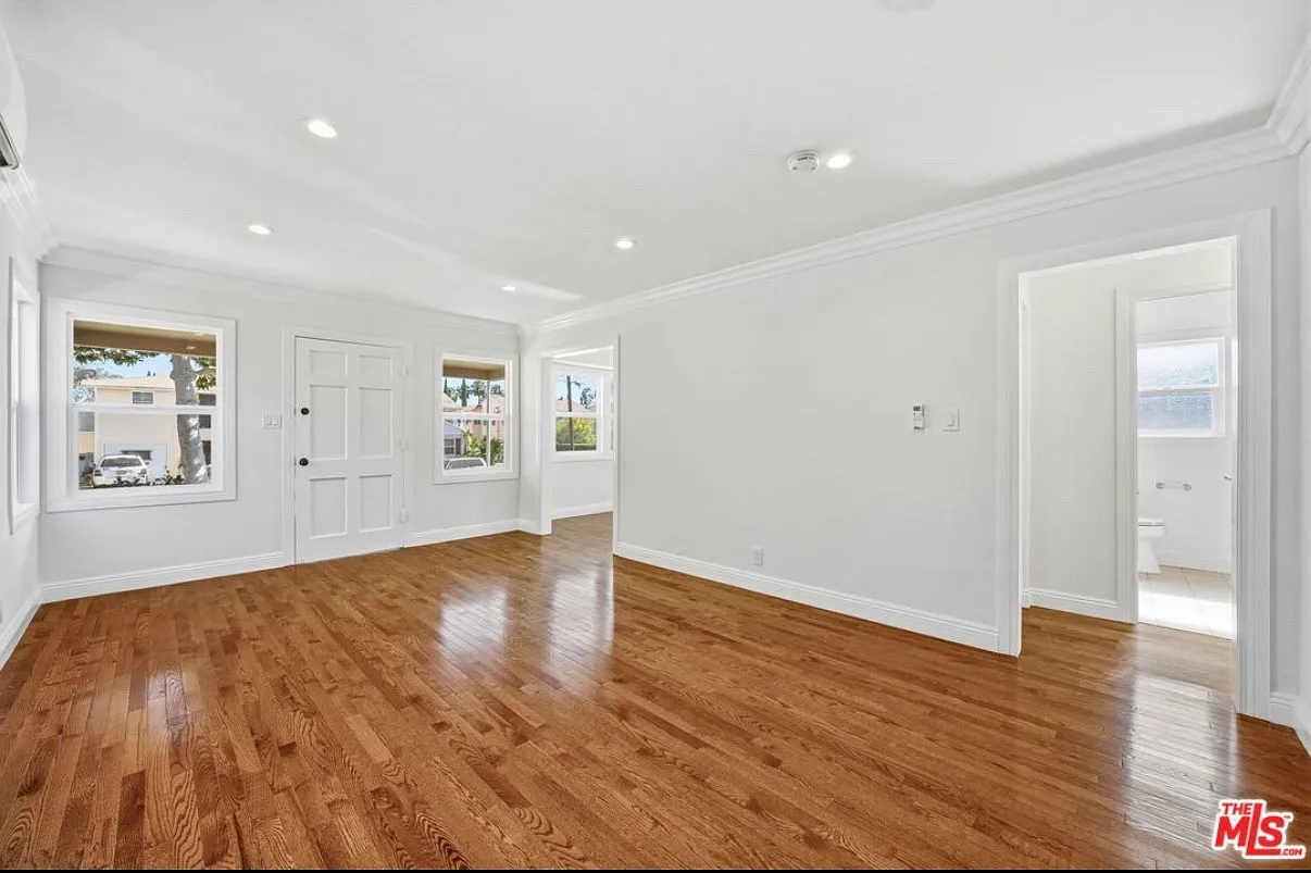 2 bed, 800 sqft, $2,950 — Photo 2