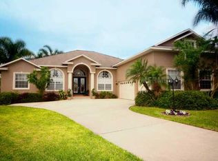 703 Charter Wood Pl, Valrico, FL 33594
