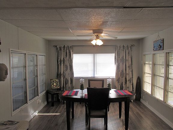 4th image of 205 52nd Avenue Blvd W