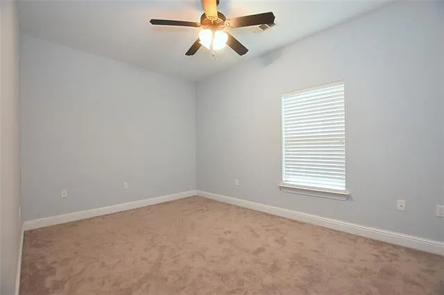 172 Nickel Loop — Photo 19