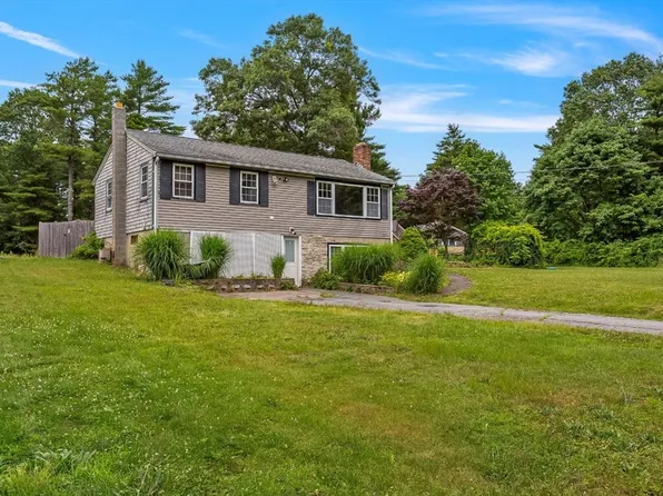 912 Plymouth St, Middleboro, MA 02346