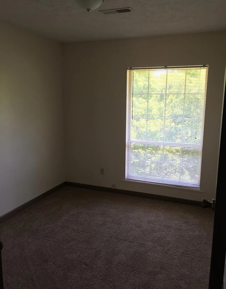 1506 Ester Street — Photo 3