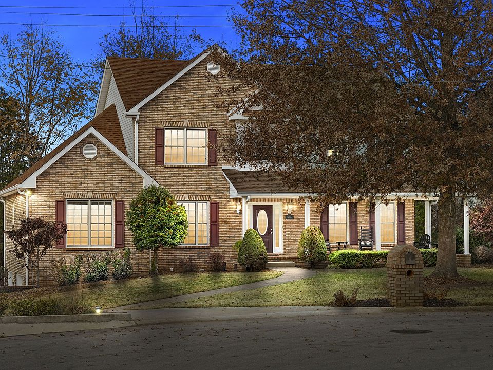 1st image of 300 Ellsworth Ct