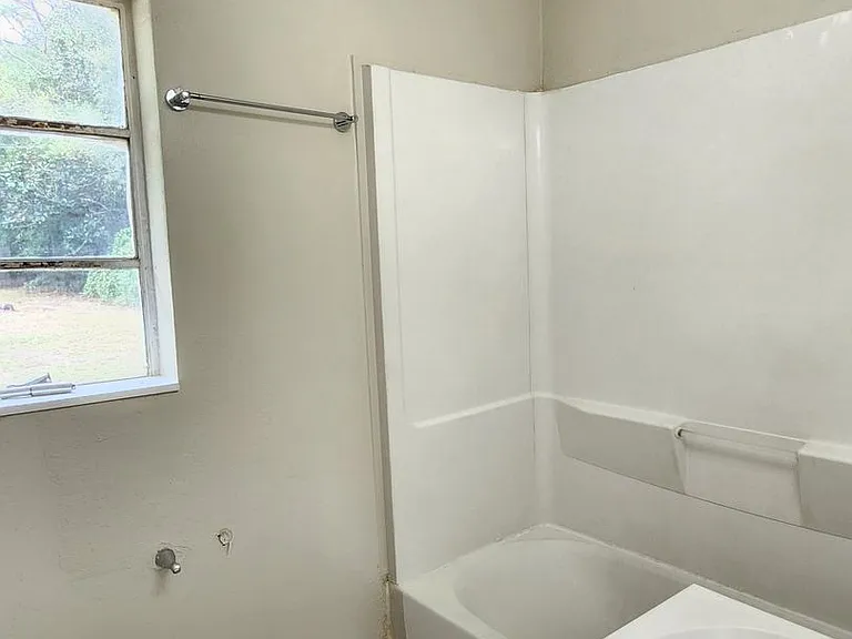 606 Chaseville St — Photo 11