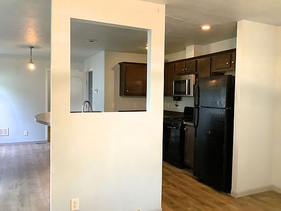 2nd image of 3561 Millrace St SE #65