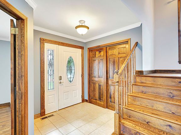 5th image of 909 Ellison Ave
