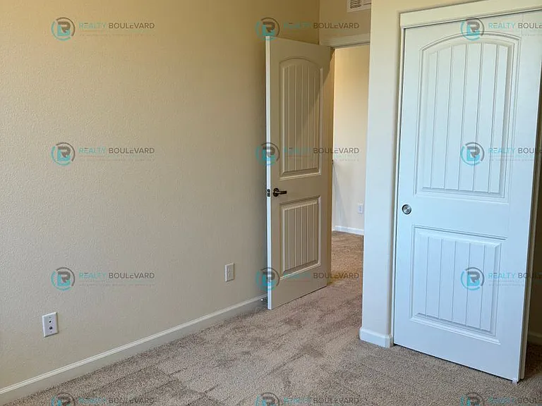 1017 Middle Gate Rd — Photo 14