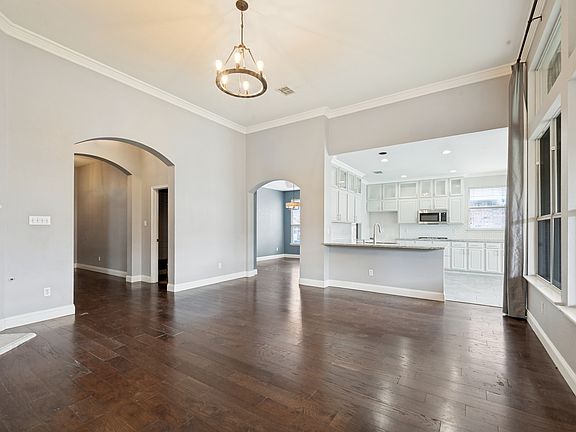 5th image of 4849 Gloucester Dr