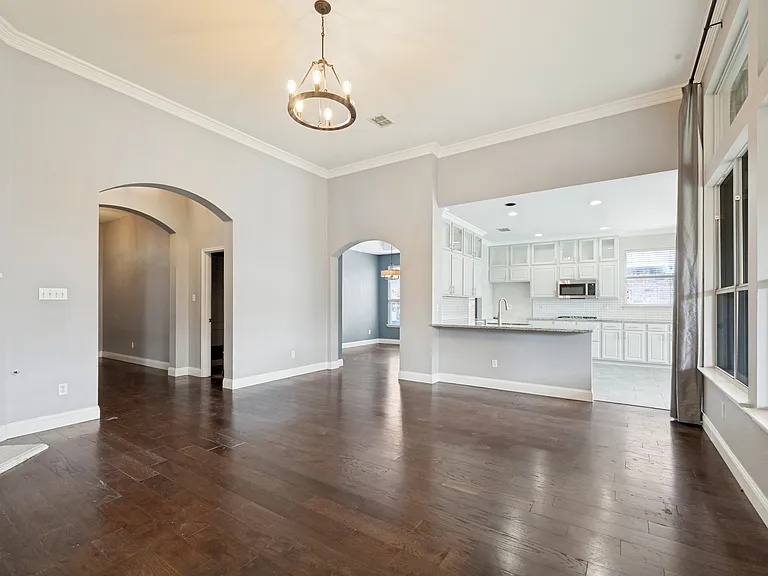 4849 Gloucester Dr — Photo 5