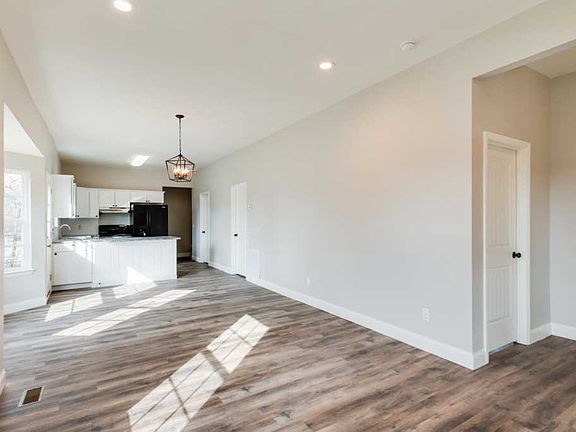 5th image of 705 N Highland Park Ave
