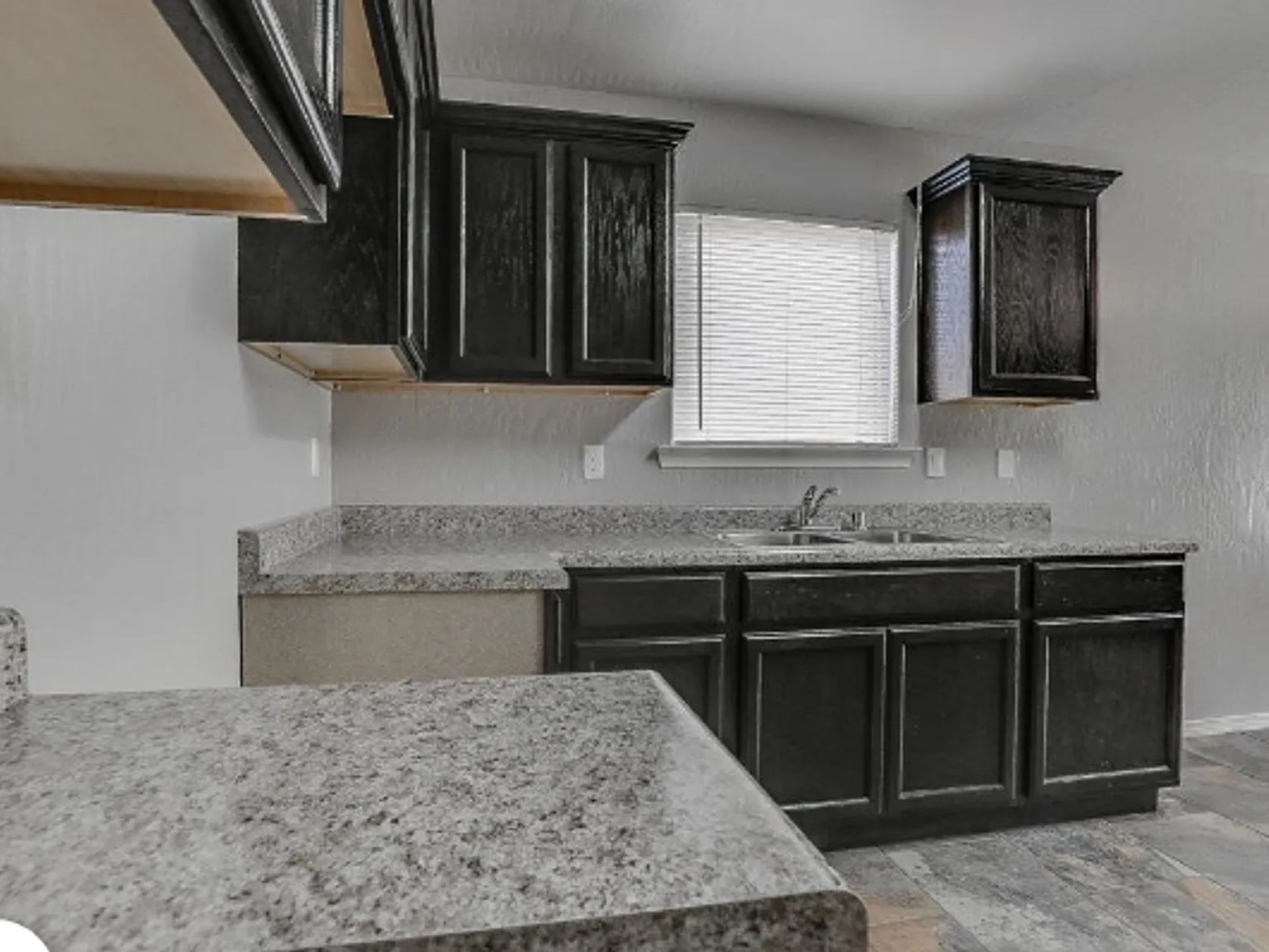 Center Way Apartments 2bdr - 1 Bath — Photo 1