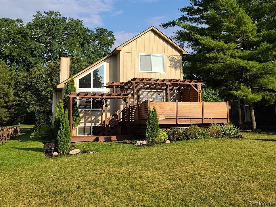1465 Beachland Blvd, Keego Harbor, MI 48320 Zillow