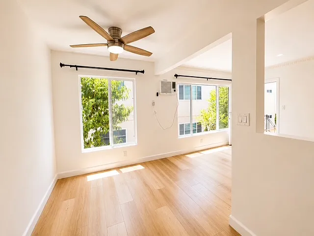 1841 Winona Blvd #1 — Photo 2