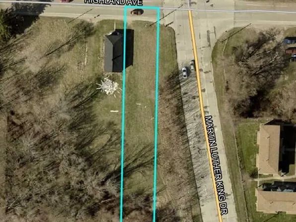 992 Highland Ave, Benton Harbor, MI 49022