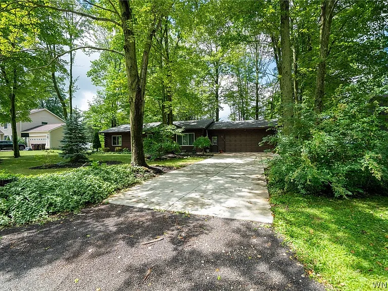 8376 Cobblestone Ct — Photo 5