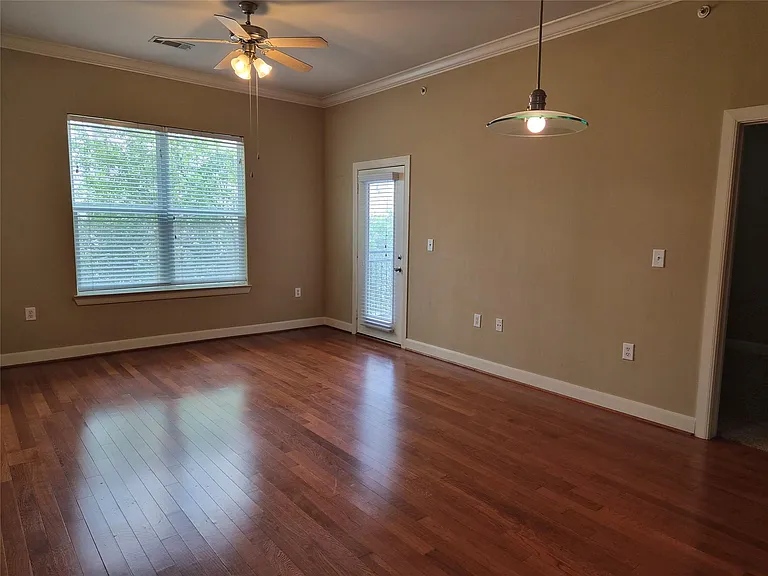 1010 Rosine St #23 — Photo 12