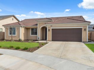 3438 N Oakwood Ct, Visalia, CA 93291