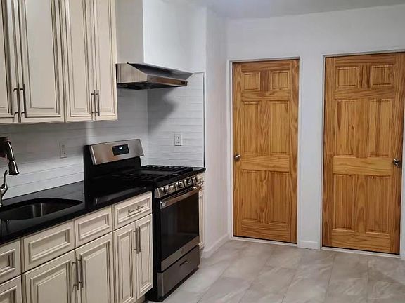 2nd image of 7803 164th St Floor 1