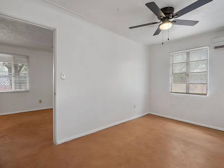 1503 E Adelaide Dr — Photo 7