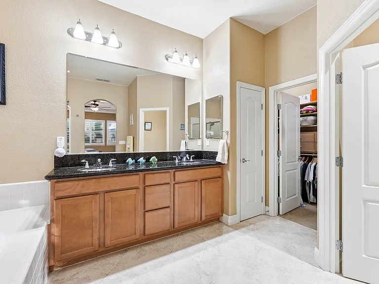 3800 Spalding Ct — Photo 32