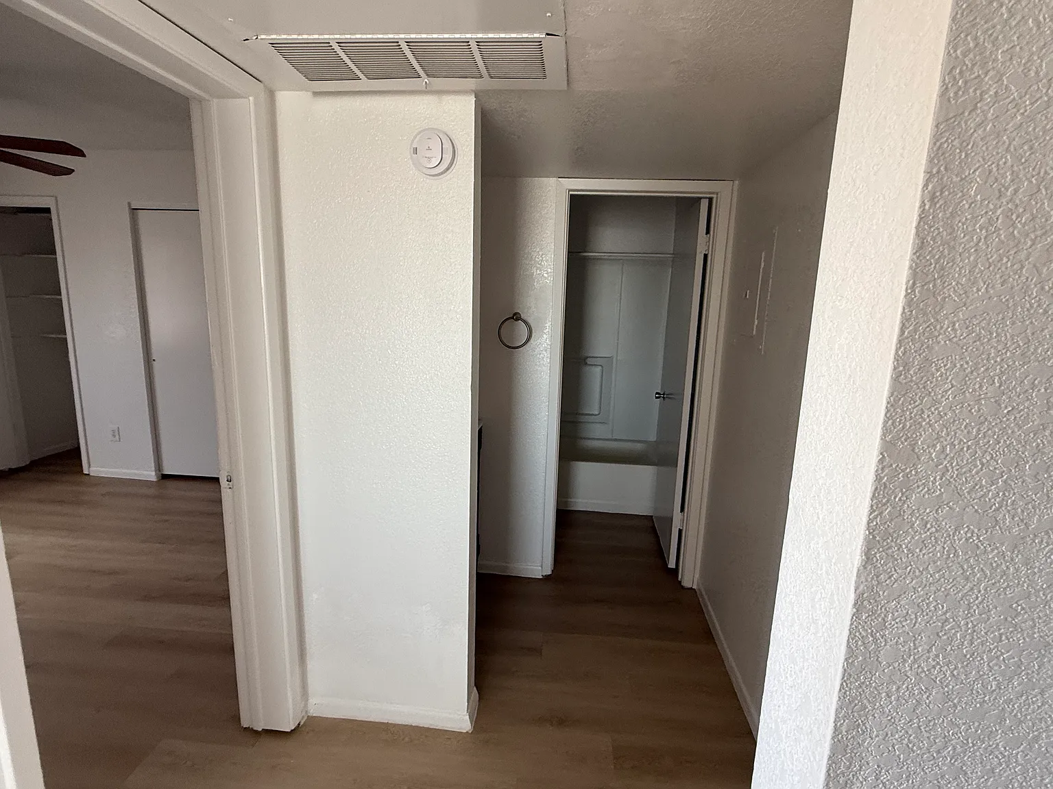 2 bed, 800 sqft, $1,250 — Photo 4