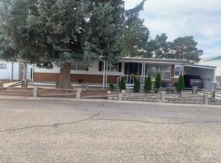 38 S Rose Cir, Meridian, ID 83642