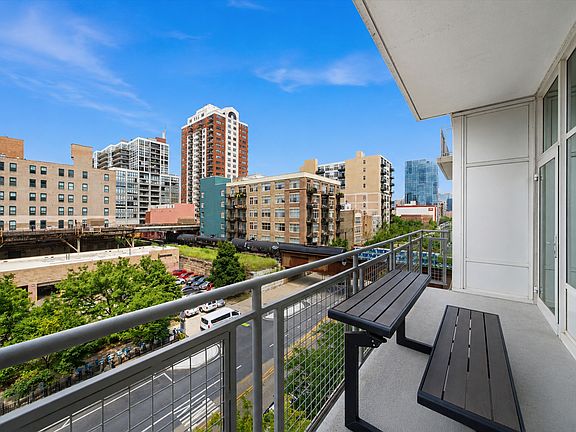 4th image of 50 E 16th St Unit 514