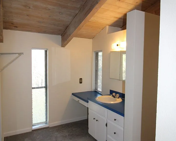 16103 NE 33rd Ave — Photo 21