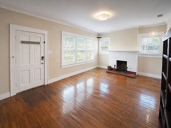 3rd image of 1500 Bonham St