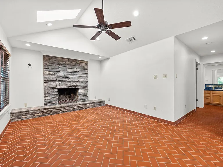 1601 West Ln #A — Photo 5