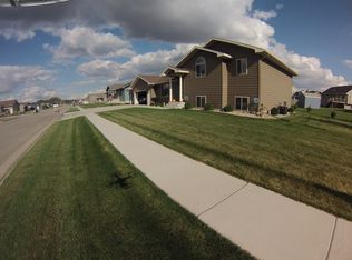 1218 Cherry Dr NE, Watertown, SD 57201
