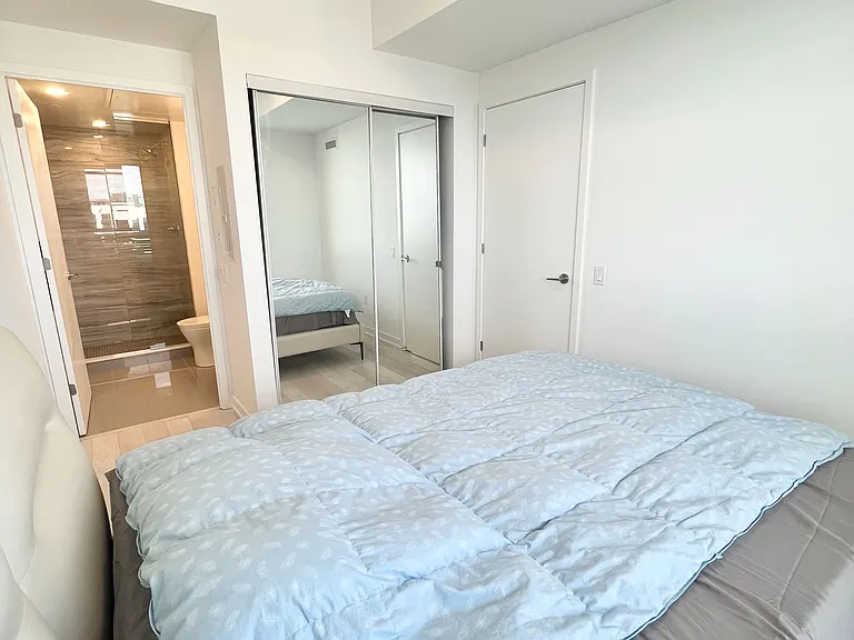 39 Roehampton Ave #3802 — Photo 10