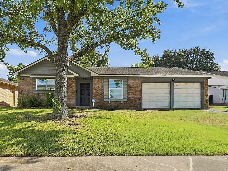 8339 Carvel Ln