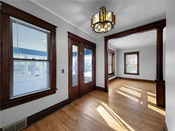2nd image of 546 Magee Ave